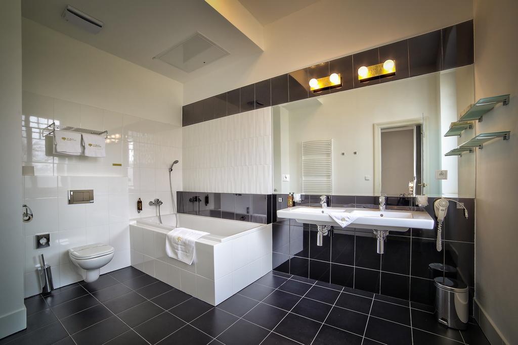 Art Hotel Kastiel Tomášov Habitación foto