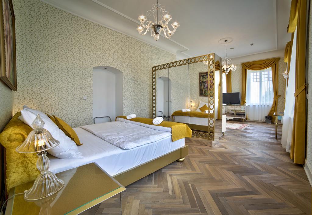Art Hotel Kastiel Tomášov Exterior foto