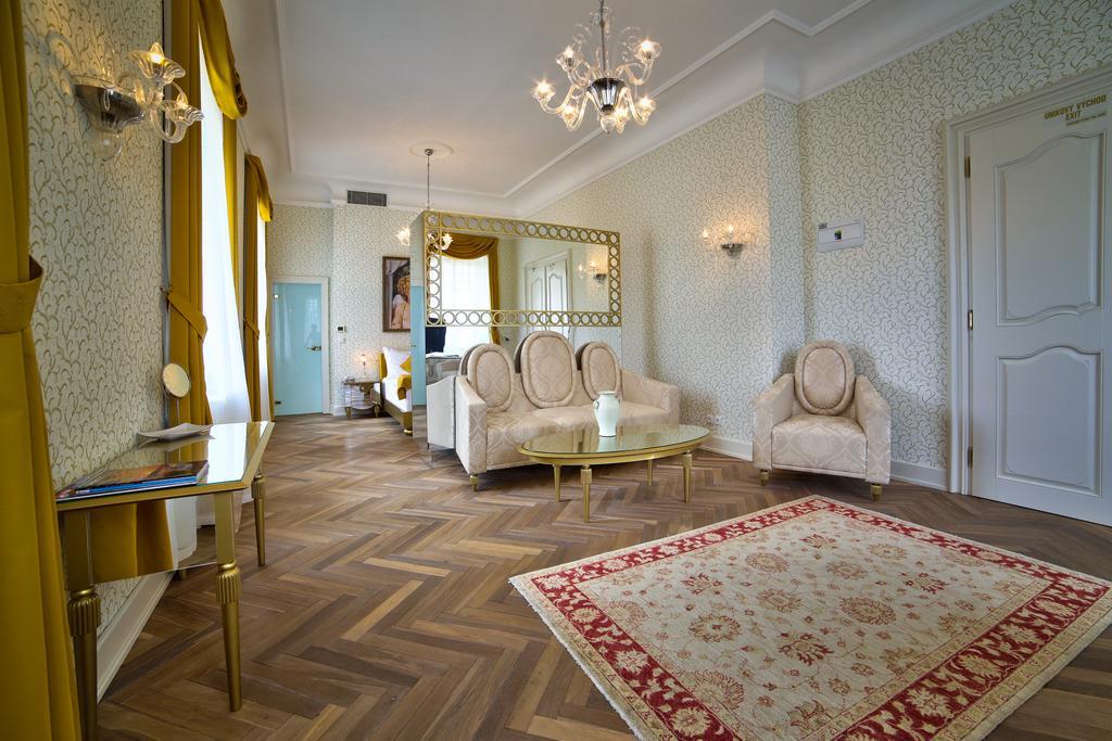 Art Hotel Kastiel Tomášov Exterior foto