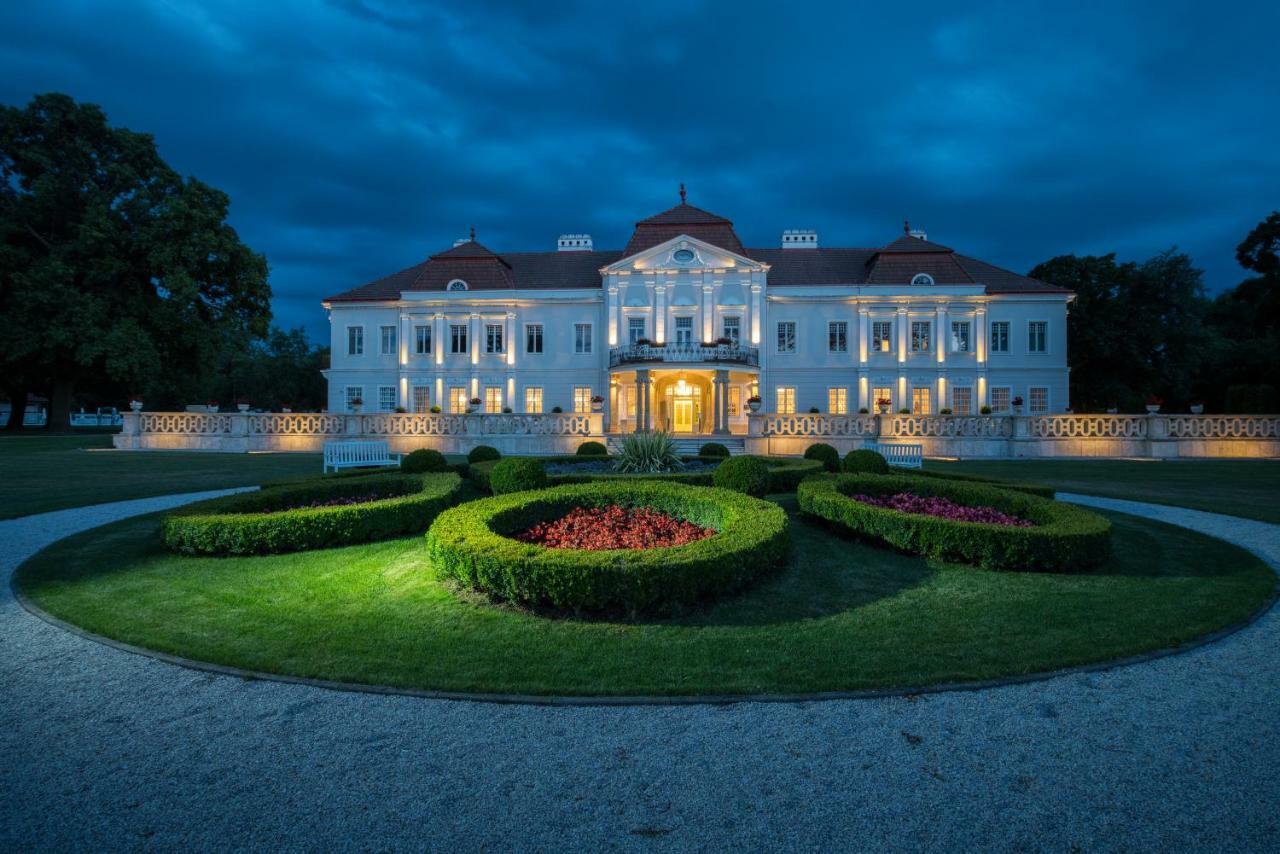 Art Hotel Kastiel Tomášov Exterior foto